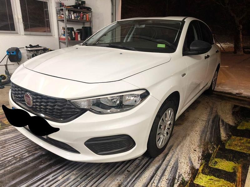 Gebraucht Fiat Tipo 95 PS (69 kW) 2016 Weiß Limousine