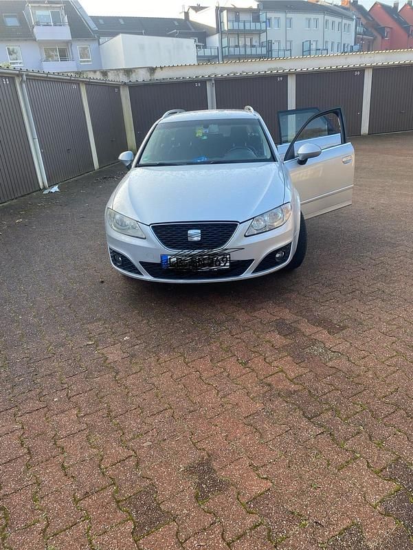 Silber Gebraucht 2012 Seat Exeo Kombi | 2.950 € (Guter Preis) - Bild 1/4