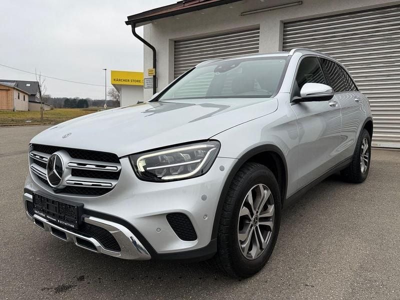 Gebraucht Mercedes GLC220 194 PS (142 kW) 2020 Silber SUV