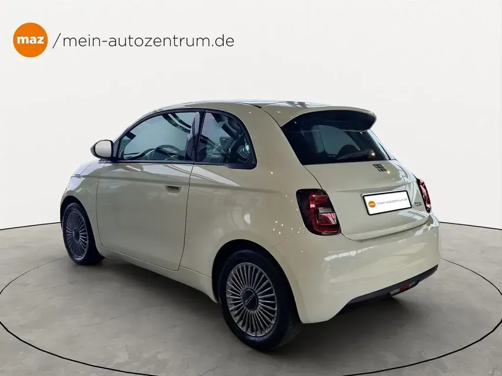 Gebraucht Fiat 500e Basis 86 kW (118 PS) 2023 Weiss Kleinwagen