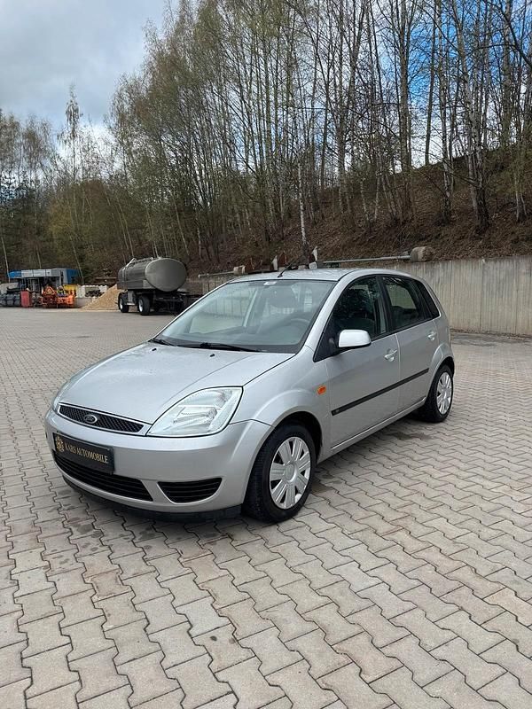 Gebraucht Ford Fiesta 70 PS (51 kW) 2005 Grau Kleinwagen