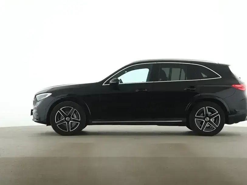 Gebraucht Mercedes GLC300 AMG 269 PS (197 kW) 2023 Schwarz SUV