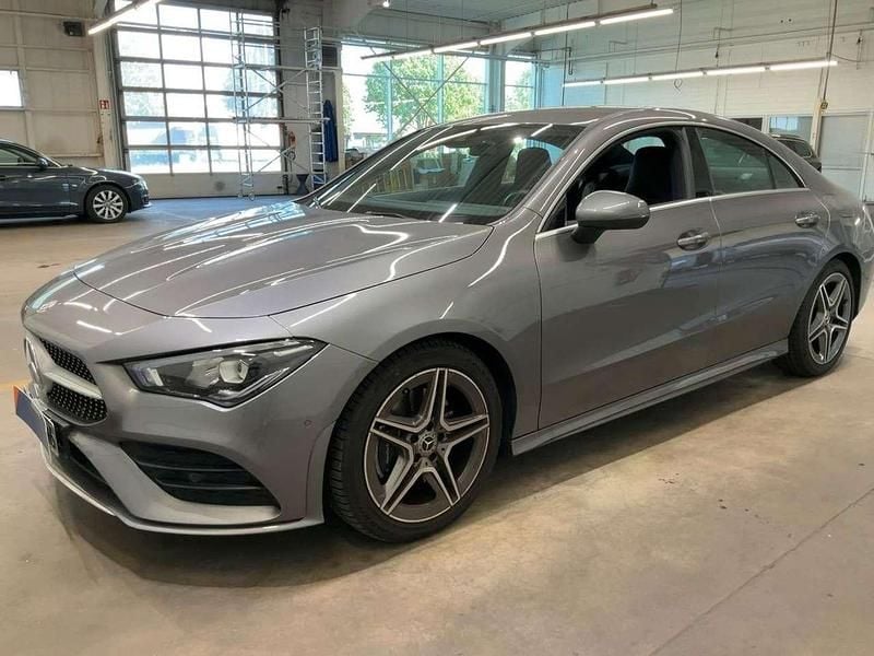 Mountaingrau Gebraucht 2023 Mercedes CLA200 AMG line Coupé | 30.950 € (Guter Preis) - Bild 1/4