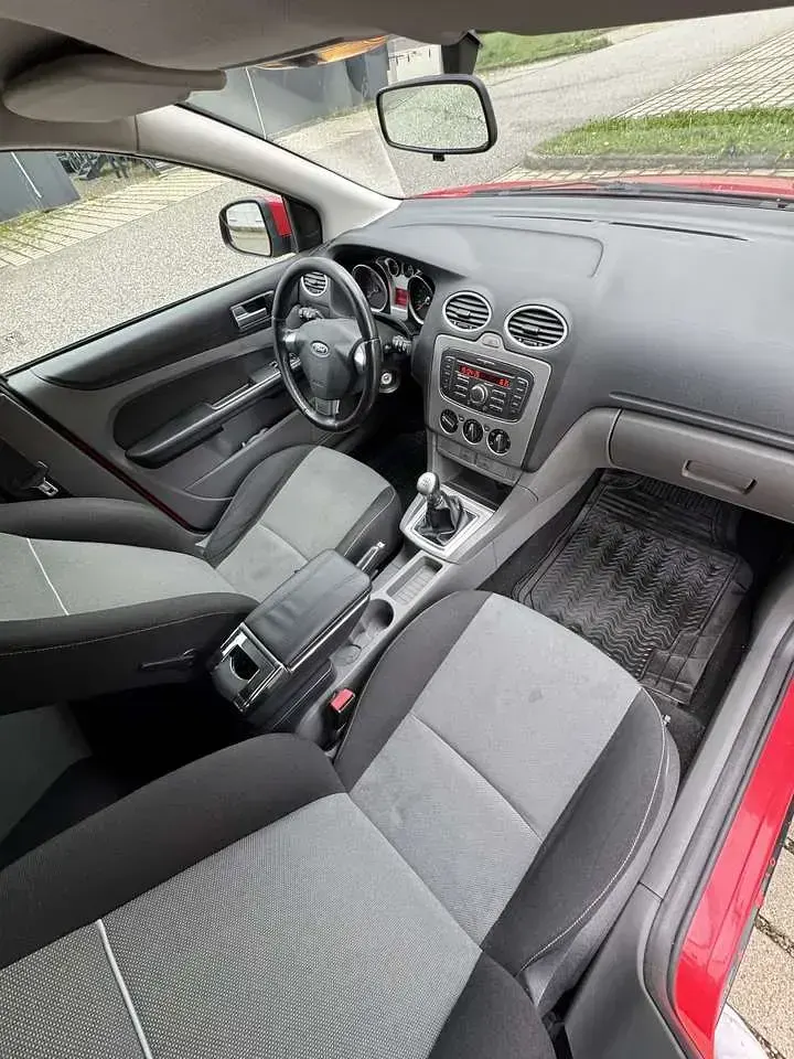 Gebraucht Ford Focus Style 101 PS (74 kW) 2010 Limousine