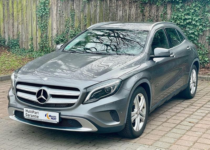 Gebraucht Mercedes GLA180 122 PS (89 kW) 2016 Grau SUV