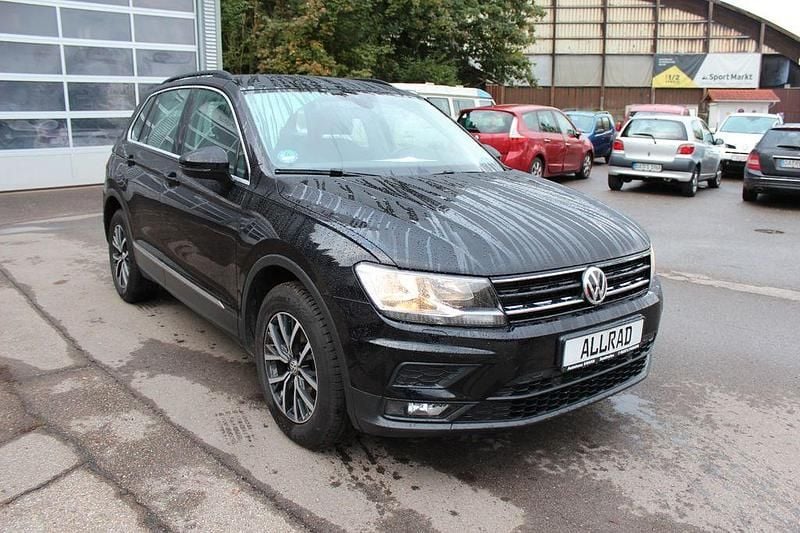 Schwarz Gebraucht 2018 VW Tiguan Comfortline SUV | 15.400 € (Fairer Preis) - Bild 1/4