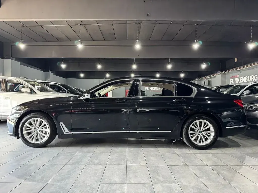 Gebraucht BMW 730L Sport Line 265 PS (194 kW) 2018 Schwarz Limousine