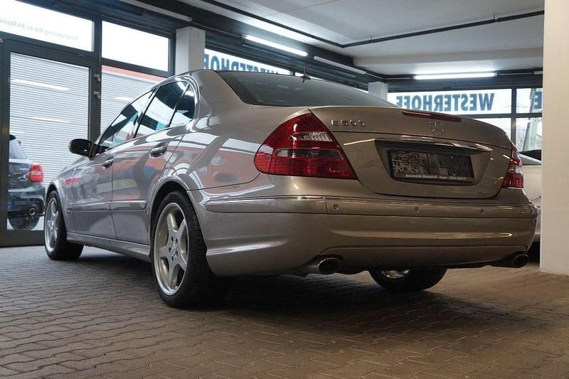 Gebraucht Mercedes E500 Avantgarde 306 PS (225 kW) 2004 Gold Limousine