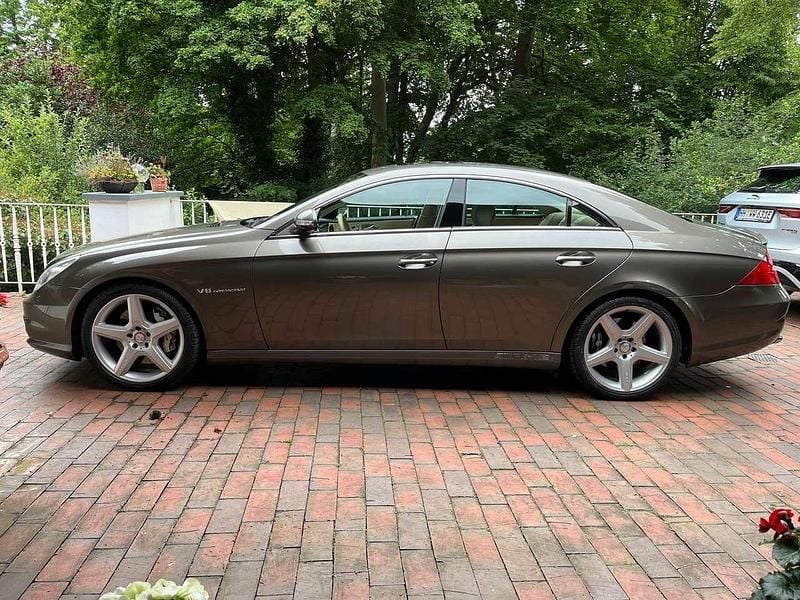 Grau Gebraucht 2006 Mercedes CLS55 AMG AMG Coupé | 25.999 € - Bild 1/4