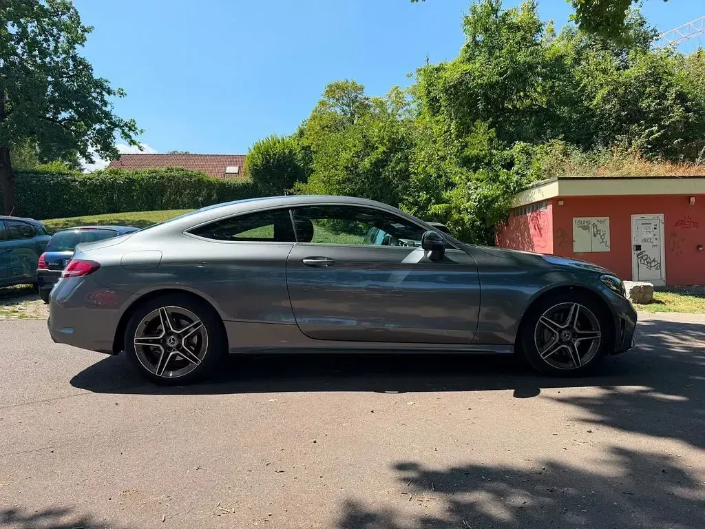 Gebraucht Mercedes C180 AMG 156 PS (114 kW) 2021 Grau Coupé