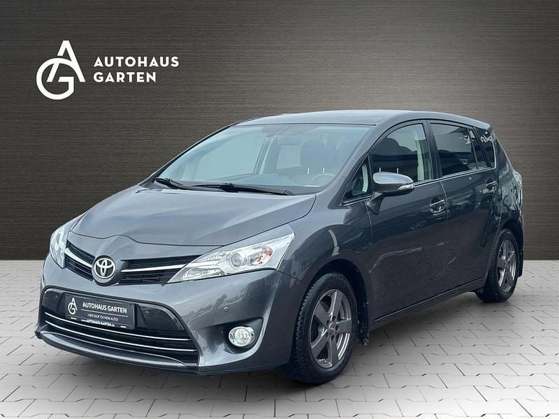 Gebraucht Toyota Verso Skyview Edition 128 PS (94 kW) 2016 Grau Van / Kleinbus