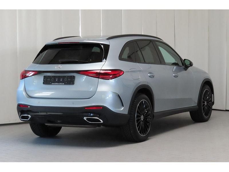 Gebraucht Mercedes GLC300 AMG line 281 PS (206 kW) 2024 Silber SUV