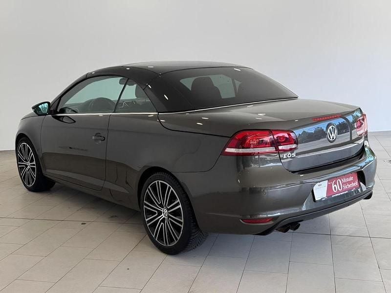 Second-hand VW Eos Exclusive 140 CP (102 kW) 2013 Negru Cabrio