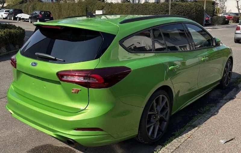 Gebraucht Ford Focus S 280 PS (205 kW) 2024 Grün Kombi