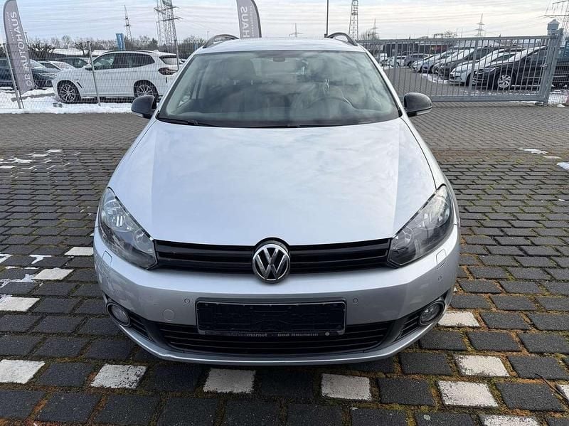 Gebraucht VW Golf VII Match 105 PS (77 kW) 2012 Reflexsilber metallic Kombi