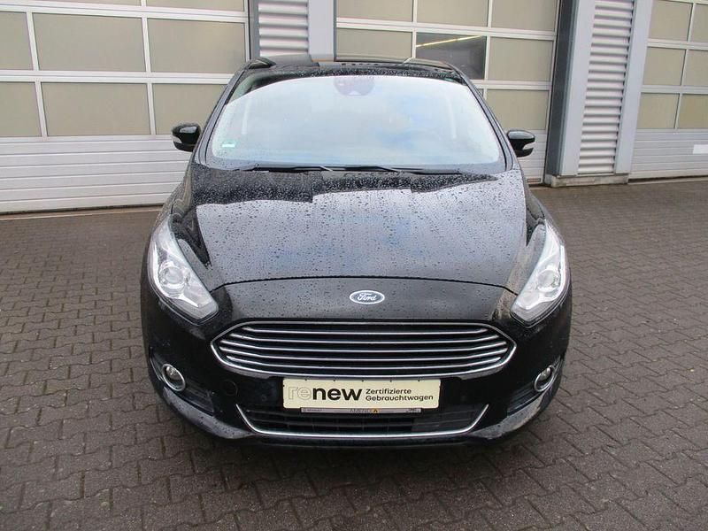 Gebraucht Ford S-MAX Titanium 150 PS (110 kW) 2019 Schwarz Van / Kleinbus