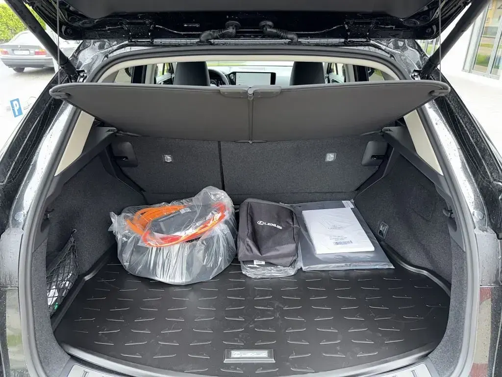Neu Lexus NX450h+ E-FOUR 292 PS (214 kW) 2026 Graphitschwarz metallic SUV