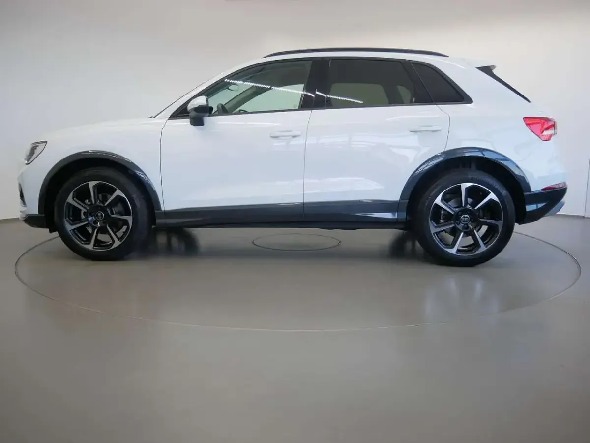 Gebraucht Audi Q3 Advanced 150 PS (110 kW) 2025 Gletscherweiss metallic SUV