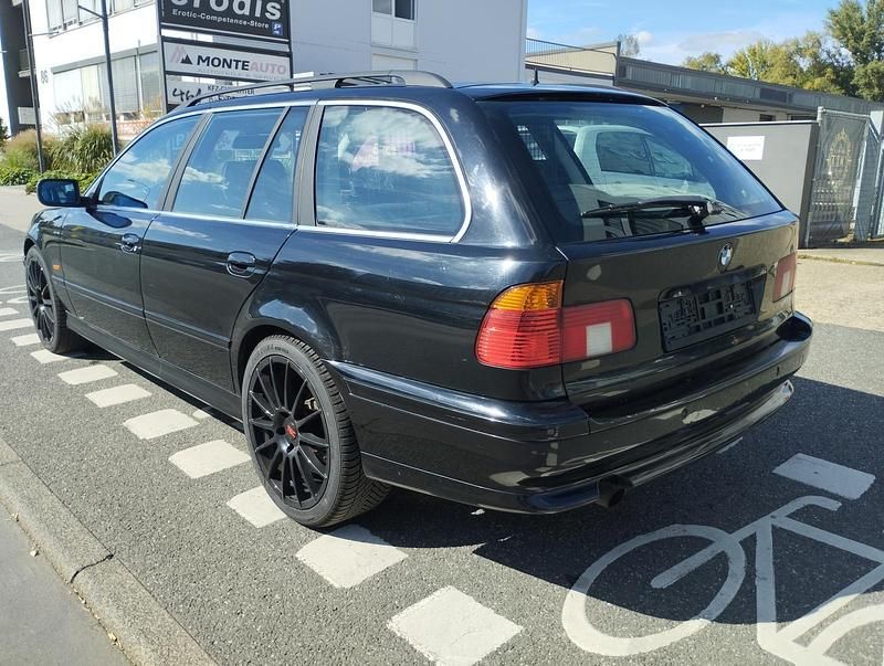 Gebraucht BMW 525 192 PS (141 kW) 2001 Schwarz Kombi