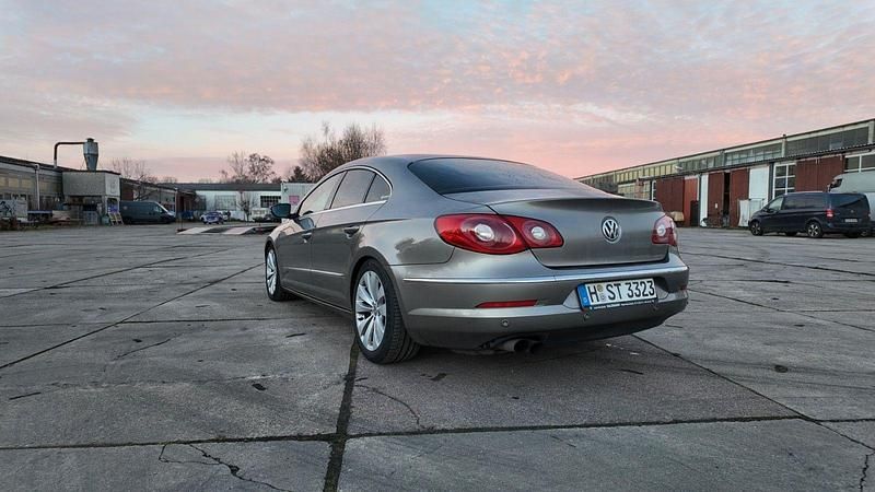 Gebraucht VW Passat 160 PS (117 kW) 2008 Braun Coupé