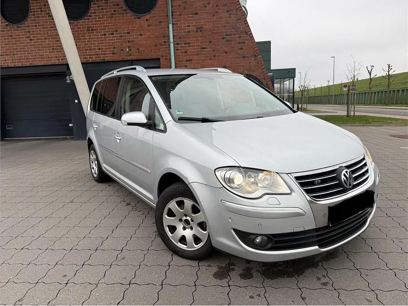 Gebraucht VW Touran 140 PS (102 kW) 2007 Silber Van / Kleinbus