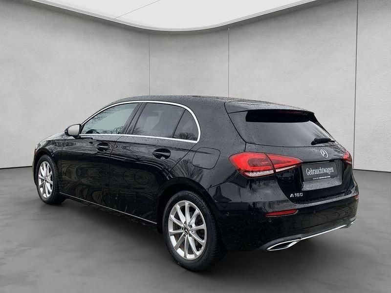 Gebraucht Mercedes A180 Progressive 136 PS (100 kW) 2020 Schwarz Limousine