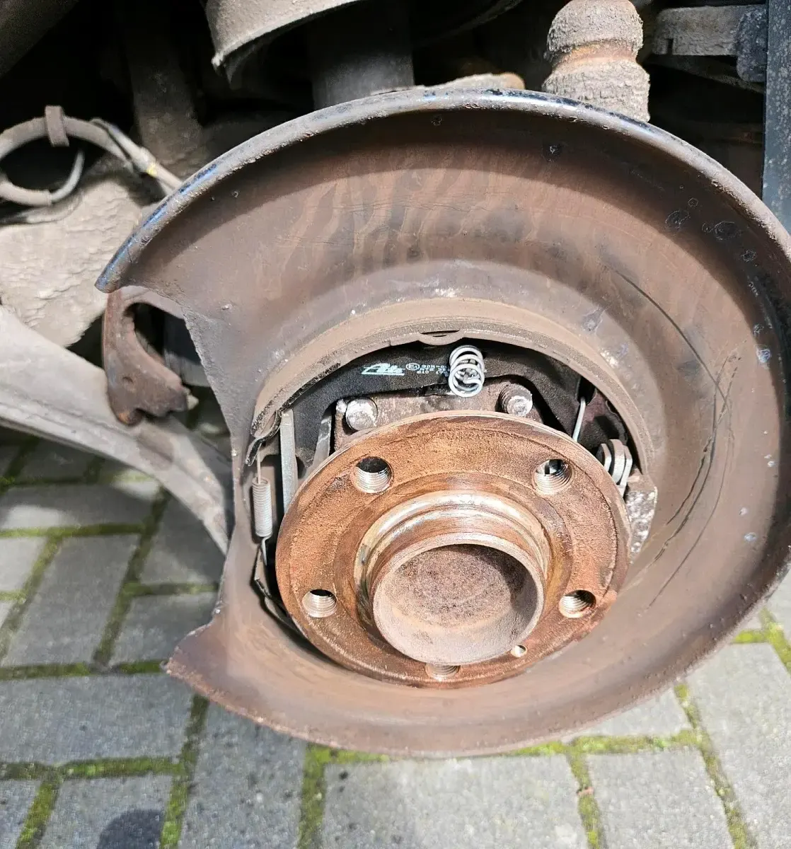 Second-hand Volvo V70 140 CP (102 kW) 2001 Argintiu Break
