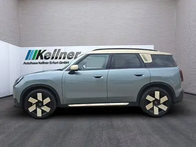 Gebraucht Mini Cooper Countryman Favoured 170 PS (125 kW) 2025 Grün SUV