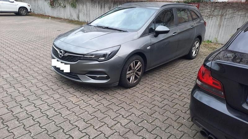 Grau Gebraucht 2021 Opel Astra Limousine | 12.900 € (Fairer Preis) - Bild 1/4