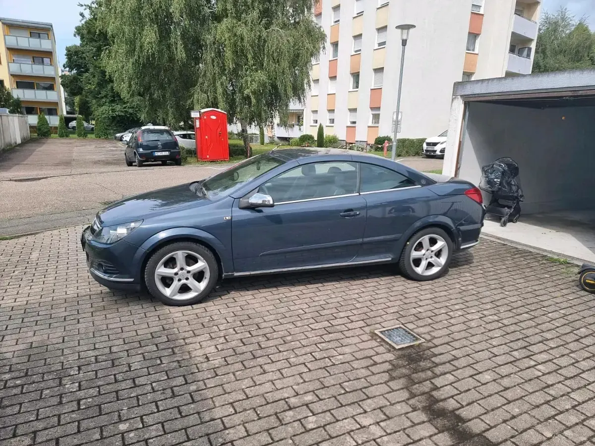 Gebraucht Opel Astra 140 PS (102 kW) 2006 Grau Cabrio