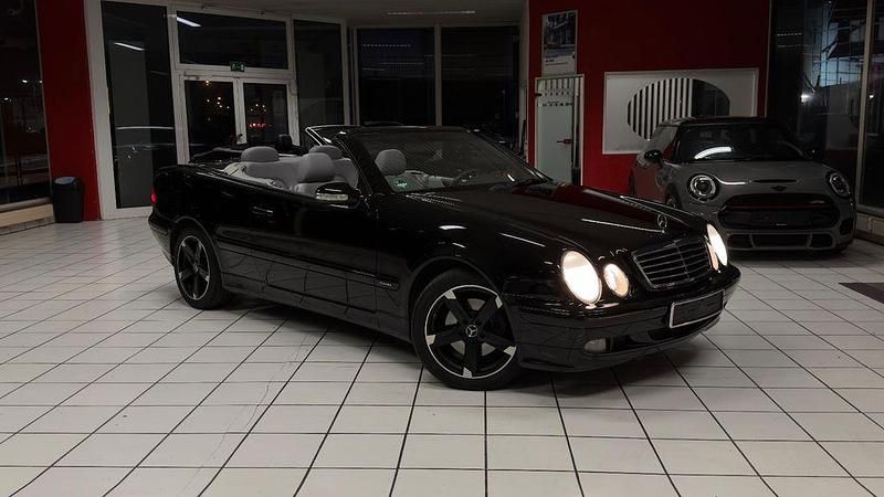 Schwarz Gebraucht 2001 Mercedes CLK200 Avantgarde Cabrio | 7.300 € (Fairer Preis) - Bild 1/4