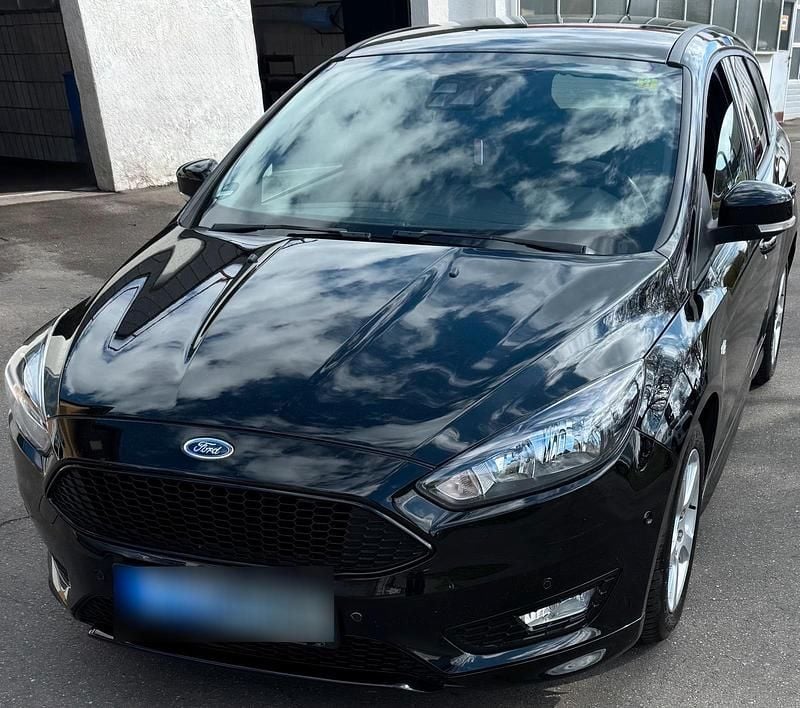 Second-hand Ford Focus ST-Line 125 CP (91 kW) 2017 Negru Break