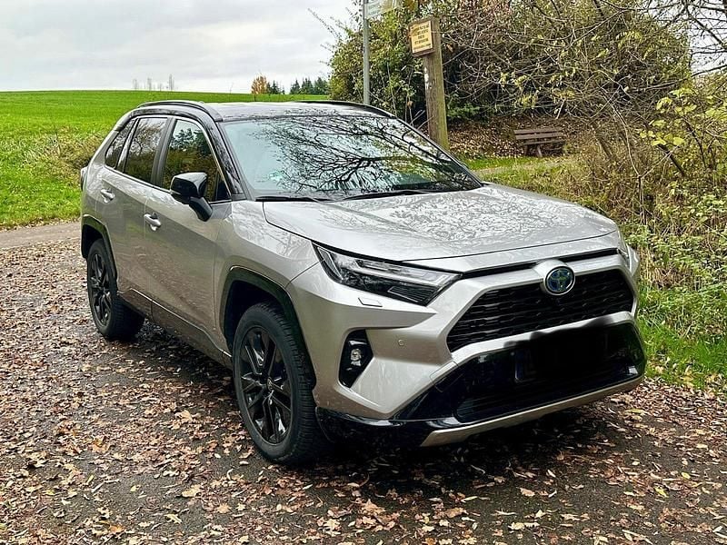 Gebraucht Toyota RAV4 Hybrid Style 218 PS (160 kW) 2024 Silber SUV