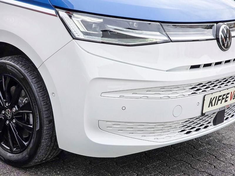 Second-hand VW Multivan Style 150 CP (110 kW) 2024 Albastru Monovolum