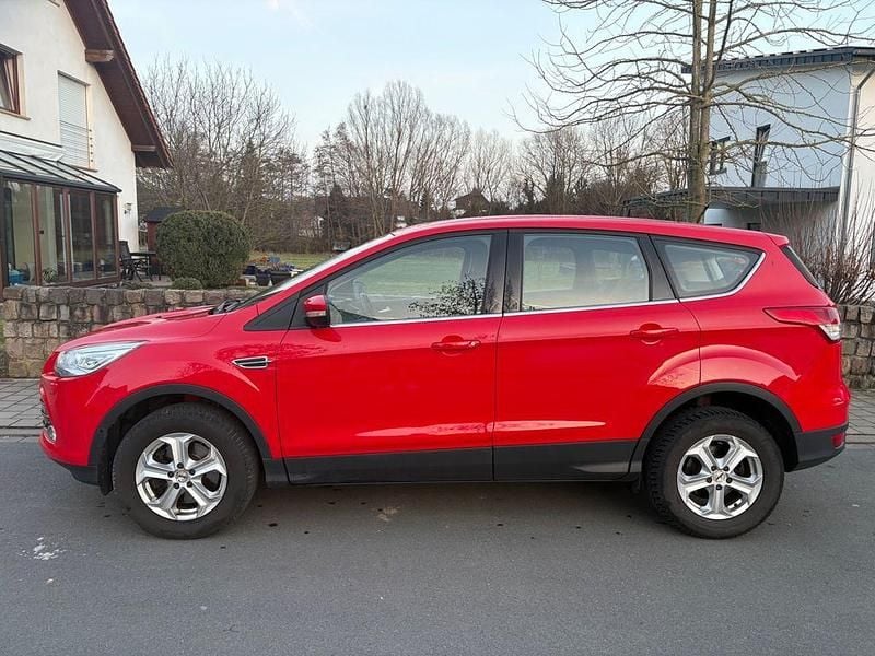 Gebraucht Ford Kuga SYNC Edition 120 PS (88 kW) 2015 Rot SUV