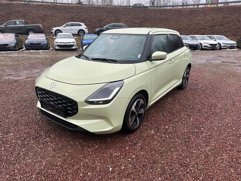 Gebraucht Suzuki Swift Comfort+ 83 PS (61 kW) 2025 Cool yellow Kleinwagen