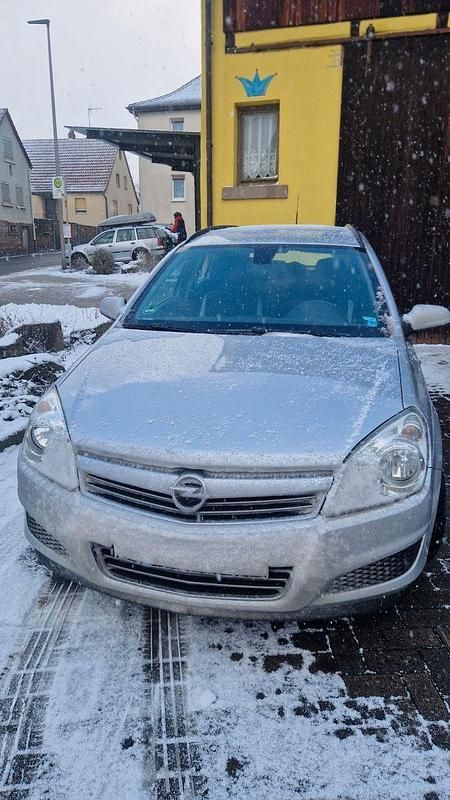Silber Gebraucht 2008 Opel Astra Edition Kombi | 2.350 € (Fairer Preis) - Bild 1/4
