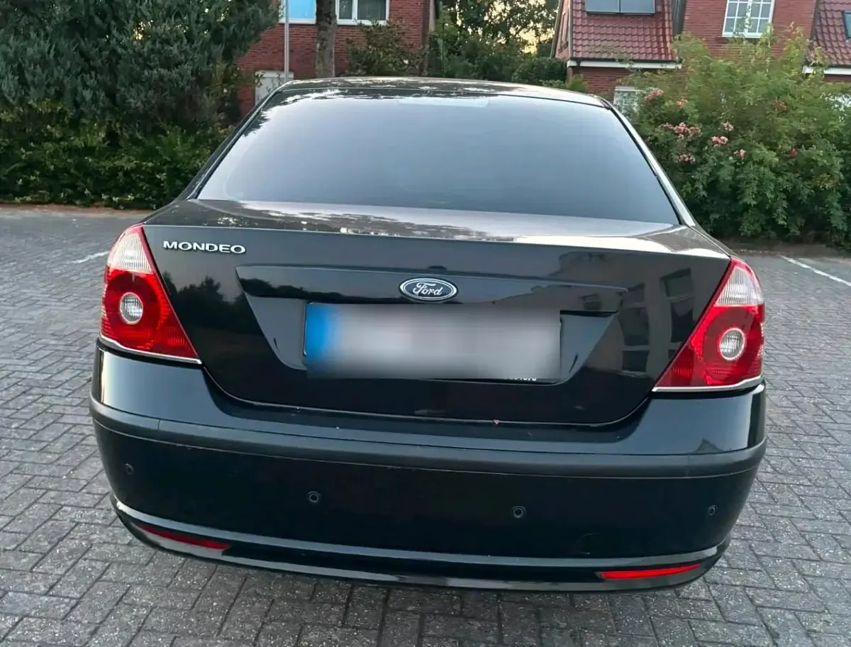 Gebraucht Ford Mondeo 110 PS (80 kW) 2006 Schwarz Limousine