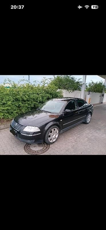 Schwarz Gebraucht 2003 VW Passat Executive Limousine | 3.000 € - Bild 1/4