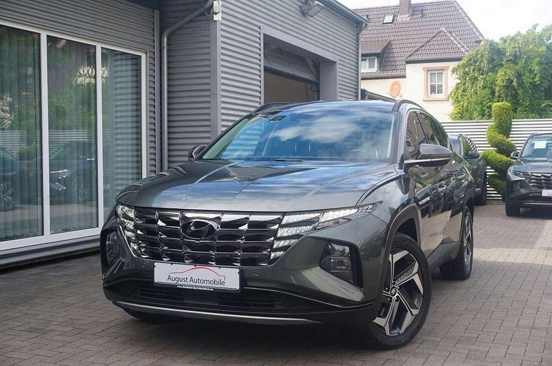 Grau Gebraucht 2022 Hyundai Tucson Prime SUV | 27.470 € (Fairer Preis) - Bild 1/3