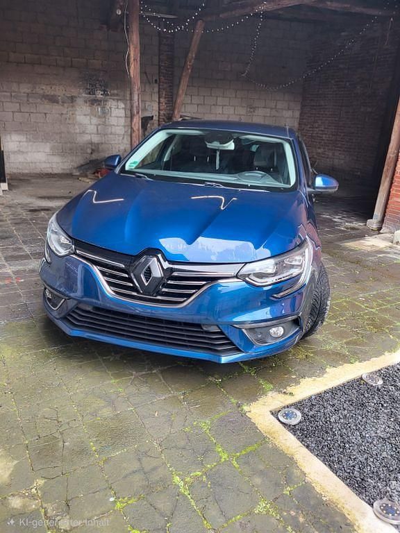 Blau Gebraucht 2016 Renault Mégane IV Bose Edition Limousine | 11.000 € (Etwas zu teuer) - Bild 1/4