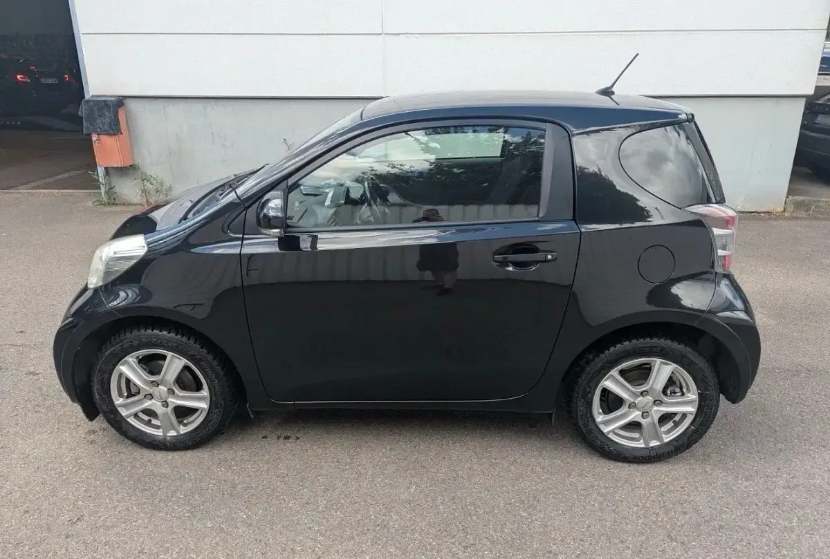 Gebraucht Toyota iQ 68 PS (50 kW) 2009 Schwarz Kleinwagen