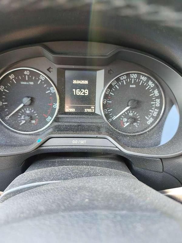 Second-hand Skoda Octavia Elegance 105 CP (77 kW) 2014 Roșu Hatchback