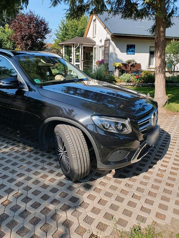 Gebraucht Mercedes GLC250 204 PS (150 kW) 2017 Schwarz SUV