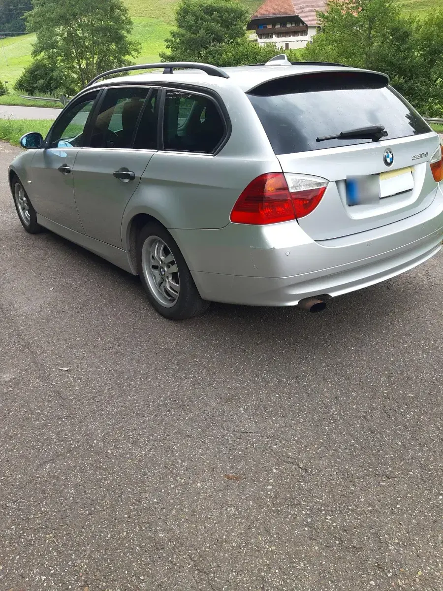 Gebraucht BMW 320 163 PS (119 kW) 2006 Silber Kombi