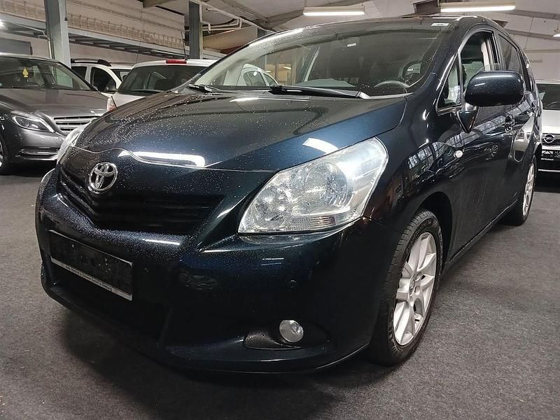 Gebraucht Toyota Verso Travel 132 PS (97 kW) 2012 Schwarz Van / Kleinbus
