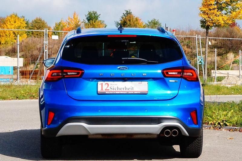 Gebraucht Ford Focus Active X 155 PS (114 kW) 2023 Blau Limousine