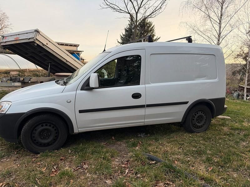 Gebraucht Opel Combo 100 PS (73 kW) 2008 Weiß Van / Kleinbus