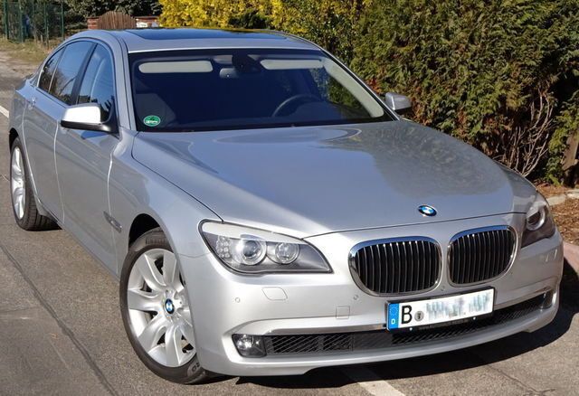 Gebraucht BMW 740 306 PS (225 kW) 2012 Silber metallic Limousine