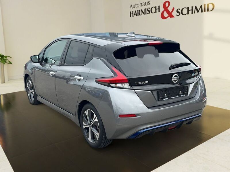 Gebraucht Nissan Leaf N-Connecta 110 kW (150 PS) 2020 Gun metallic Kleinwagen